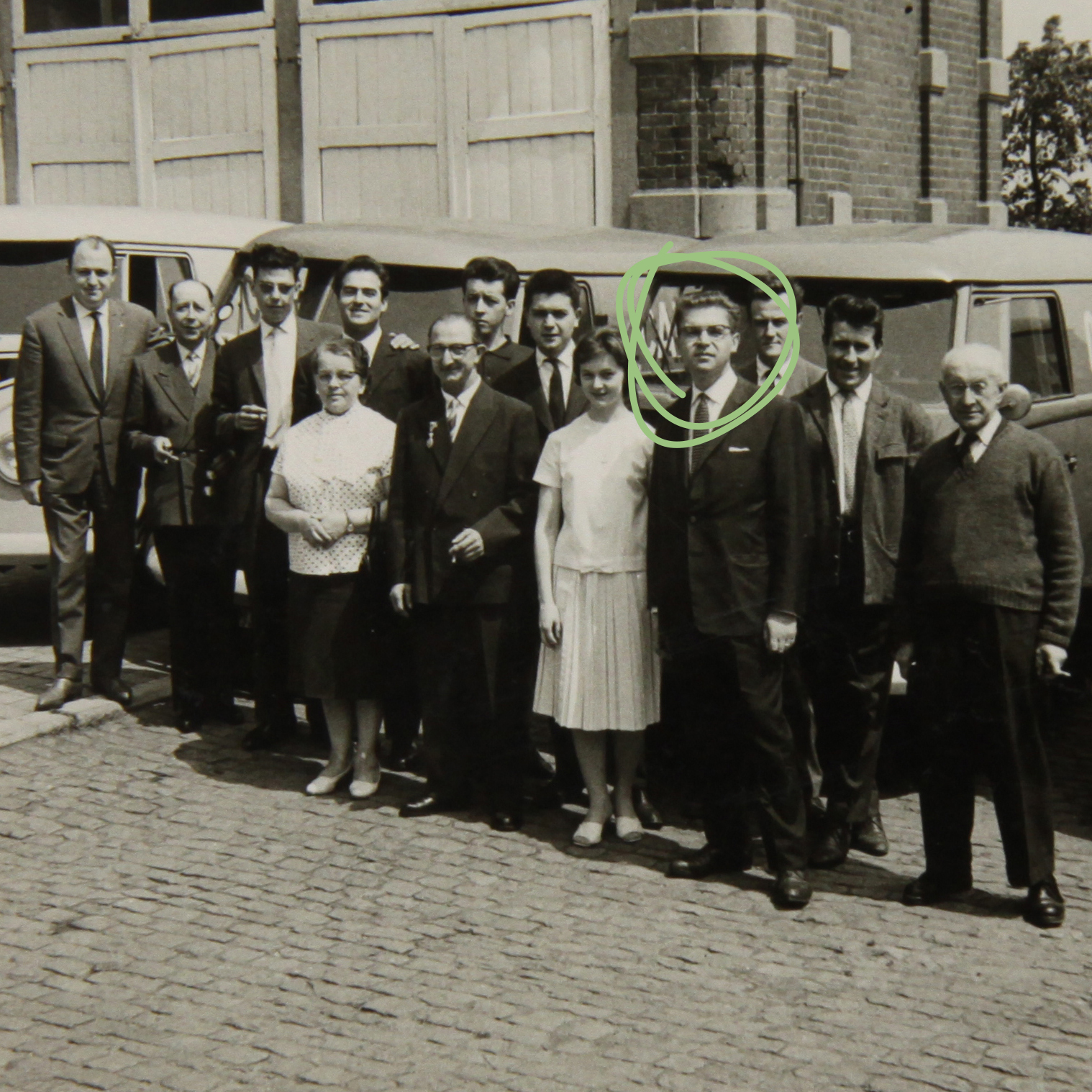 photo of Charles Liégeois with his employees in the 1950s